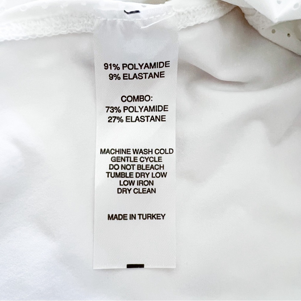 L’ETOILE SPORT Performance The Perforated Long Sleeve Tee in White  Size XS - Picture 9 of 10